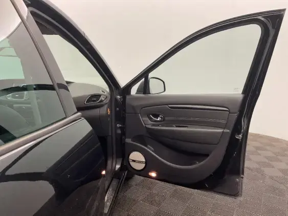 RENAULT SCENIC III - voiture d'occasion - Photo 20