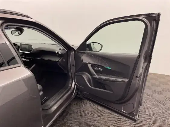 PEUGEOT 2008 II - voiture d'occasion - Photo 20