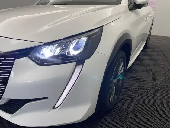 PEUGEOT 208 ELECTRIQUE II - voiture d'occasion - Photo 22