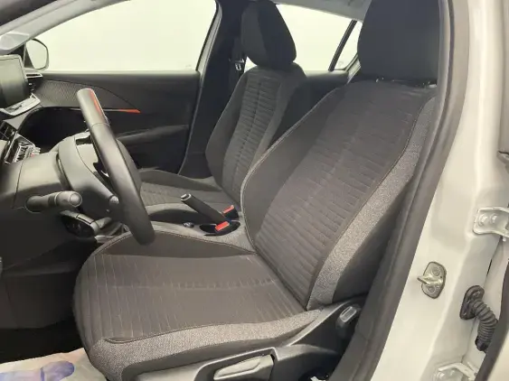 PEUGEOT 208 BUSINESS R II - voiture d'occasion - Photo 17