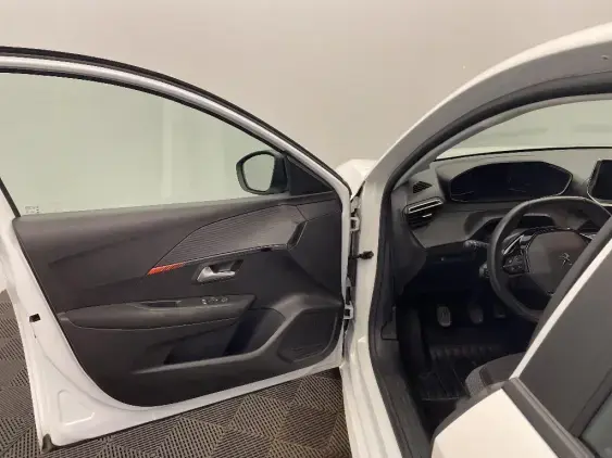 PEUGEOT 208 BUSINESS R II - voiture d'occasion - Photo 18