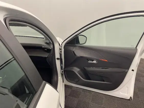 PEUGEOT 208 BUSINESS R II - voiture d'occasion - Photo 19