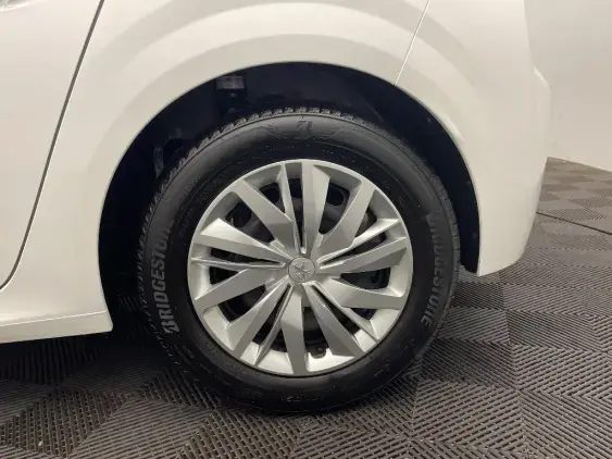 PEUGEOT 208 BUSINESS R II - voiture d'occasion - Photo 23