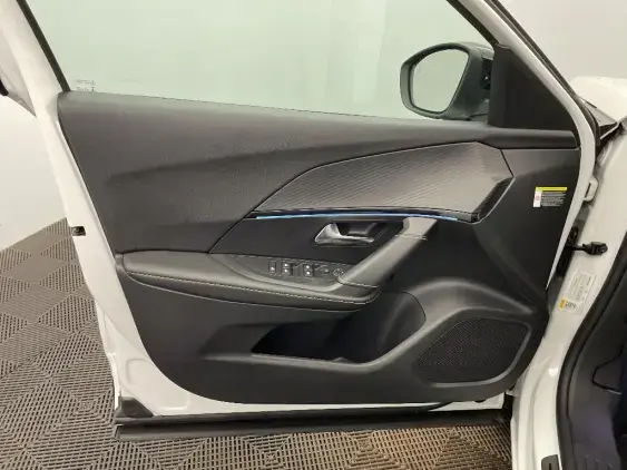 PEUGEOT 2008 ELECTRIQUE II - voiture d'occasion - Photo 18