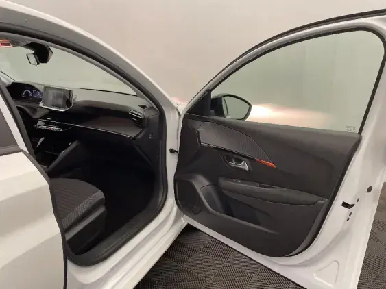 PEUGEOT 208 BUSINESS R II - voiture d'occasion - Photo 17