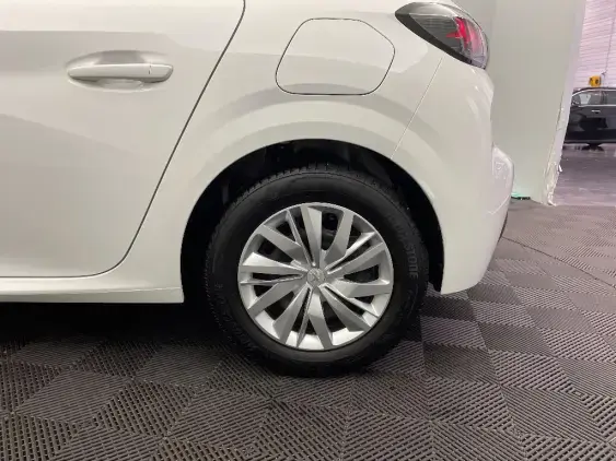 PEUGEOT 208 BUSINESS R II - voiture d'occasion - Photo 19