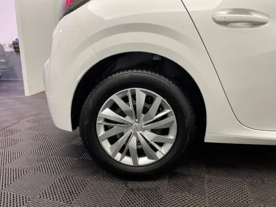 PEUGEOT 208 BUSINESS R II - voiture d'occasion - Photo 20