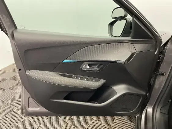 PEUGEOT 208 BUSINESS R II - voiture d'occasion - Photo 17