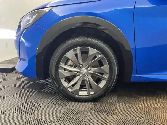 PEUGEOT 208 ELECTRIQUE II - voiture d'occasion - Photo 21