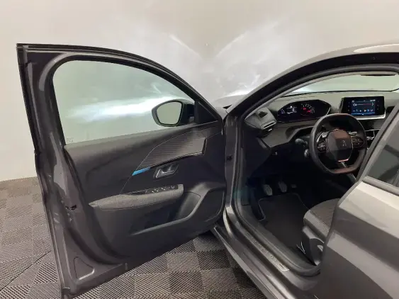 PEUGEOT 208 BUSINESS R II - voiture d'occasion - Photo 19