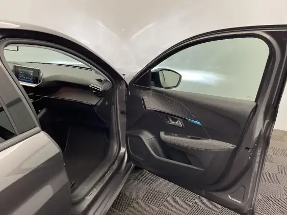 PEUGEOT 208 BUSINESS R II - voiture d'occasion - Photo 20