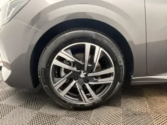 PEUGEOT 208 BUSINESS R II - voiture d'occasion - Photo 23