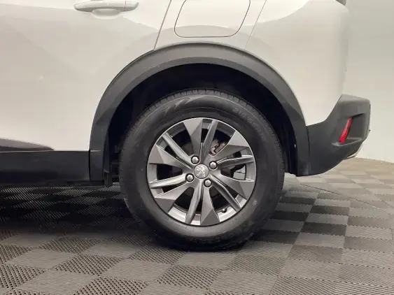 PEUGEOT 2008 II - voiture d'occasion - Photo 23