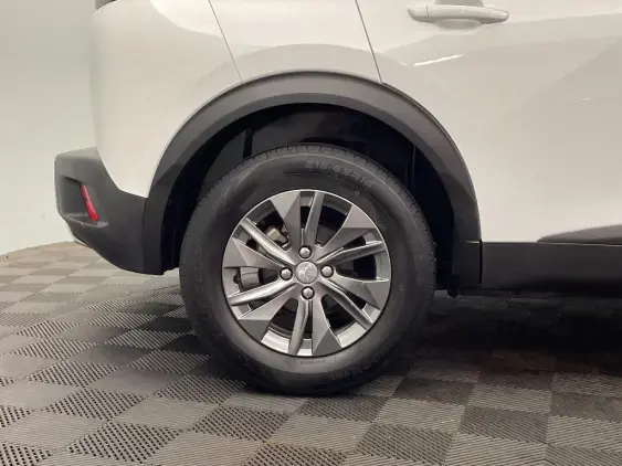 PEUGEOT 2008 II - voiture d'occasion - Photo 24