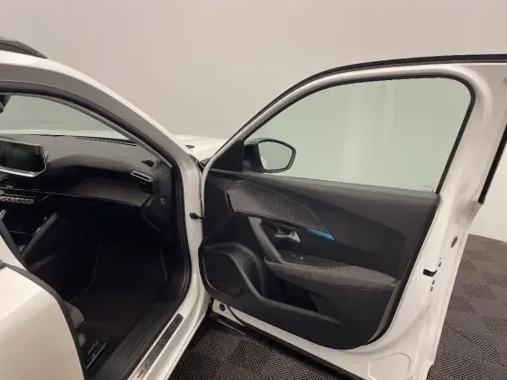 PEUGEOT 2008 ELECTRIQUE II - voiture d'occasion - Photo 18