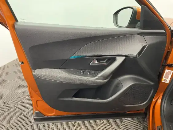 PEUGEOT 2008 II - voiture d'occasion - Photo 18