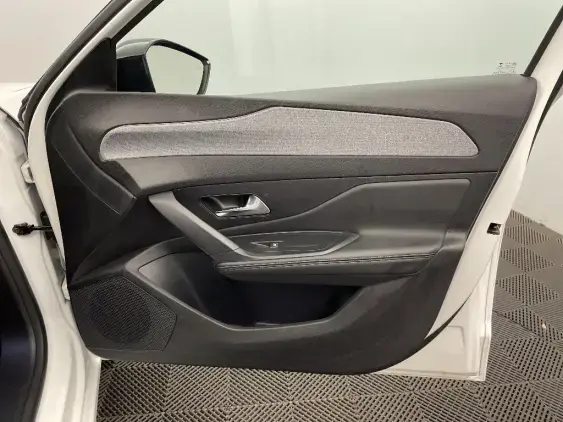 PEUGEOT 308 SW III - voiture d'occasion - Photo 18