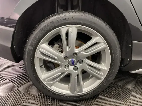 VOLVO V40 II - voiture d'occasion - Photo 24