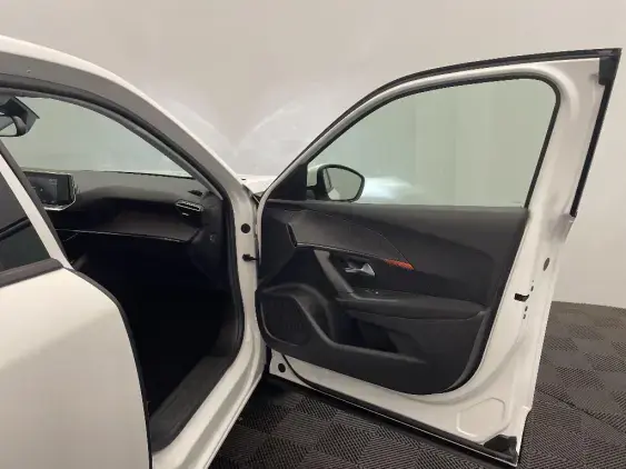 PEUGEOT 2008 II - voiture d'occasion - Photo 18