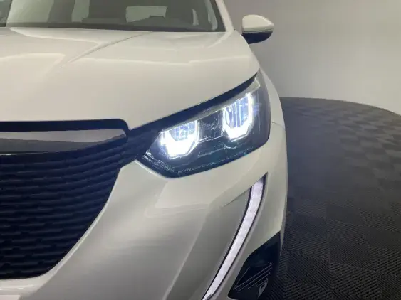 PEUGEOT 2008 II - voiture d'occasion - Photo 19