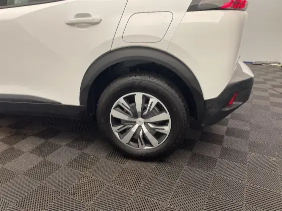 PEUGEOT 2008 II - voiture d'occasion - Photo 21