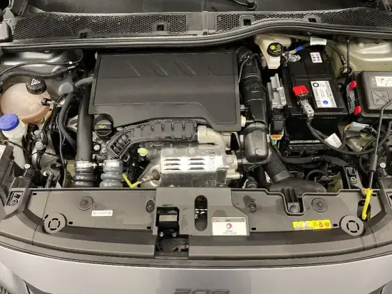 PEUGEOT 208 II - voiture d'occasion - Photo 21