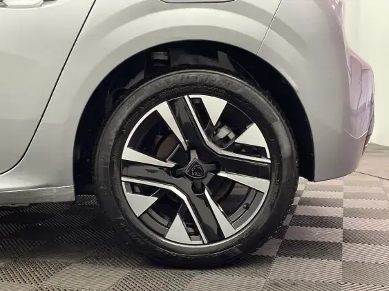 PEUGEOT 208 II - voiture d'occasion - Photo 24