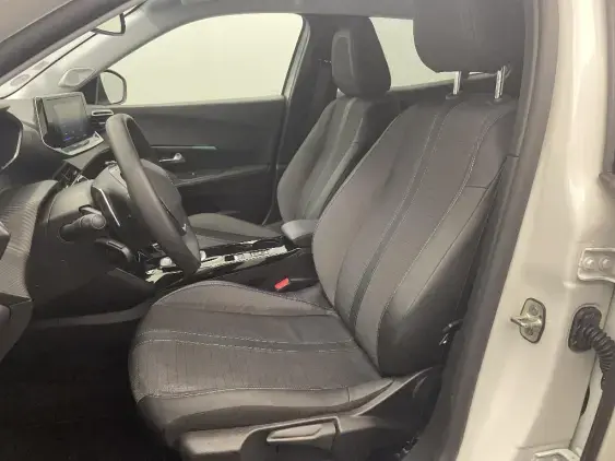 PEUGEOT 2008 II - voiture d'occasion - Photo 18