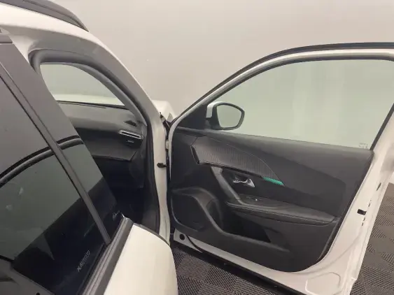 PEUGEOT 2008 II - voiture d'occasion - Photo 20