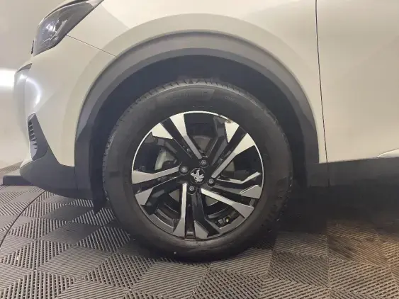 PEUGEOT 2008 II - voiture d'occasion - Photo 23