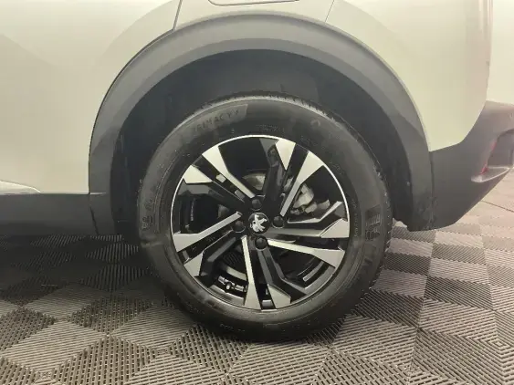 PEUGEOT 2008 II - voiture d'occasion - Photo 24