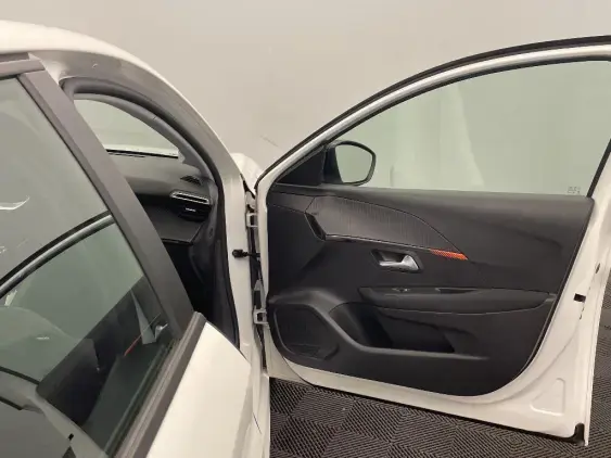 PEUGEOT 208 BUSINESS R II - voiture d'occasion - Photo 20