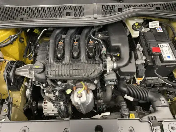 PEUGEOT 208 BUSINESS R II - voiture d'occasion - Photo 21