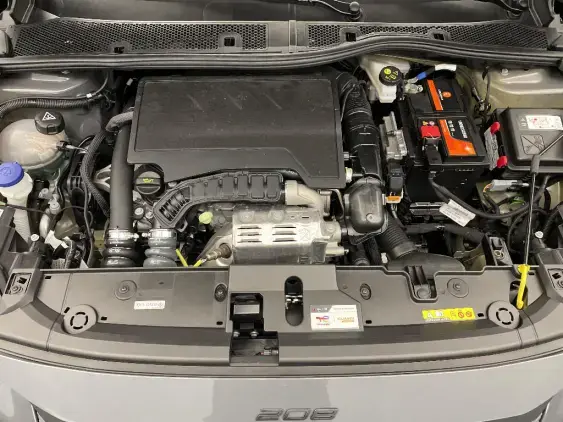 PEUGEOT 208 II - voiture d'occasion - Photo 17
