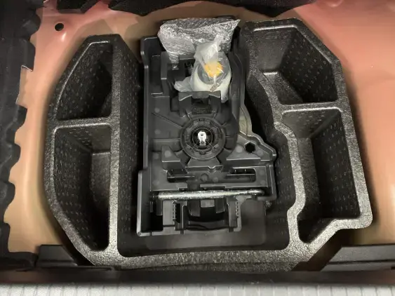 PEUGEOT 208 BUSINESS R II - voiture d'occasion - Photo 17