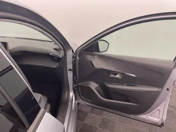 PEUGEOT 208 II - voiture d'occasion - Photo 20