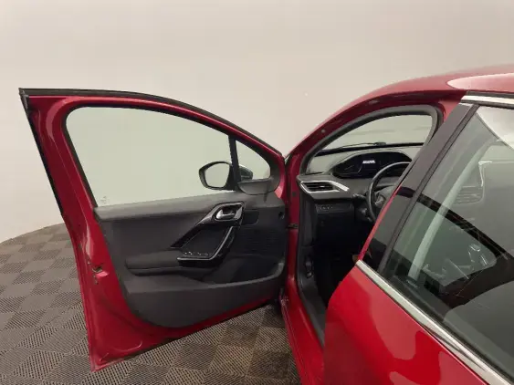 PEUGEOT 208 - voiture d'occasion - Photo 19