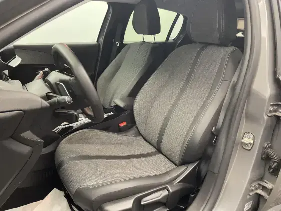 PEUGEOT 208 II - voiture d'occasion - Photo 18