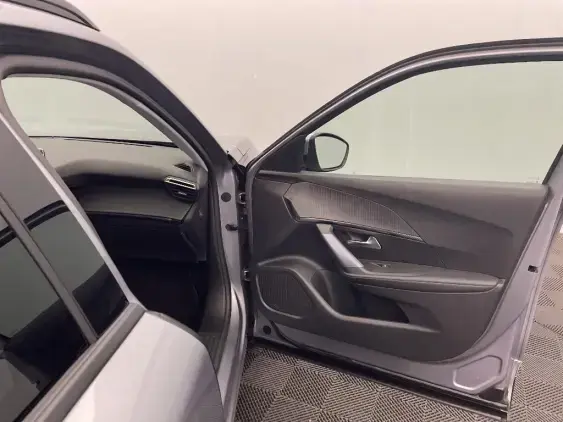 PEUGEOT 2008 II - voiture d'occasion - Photo 20