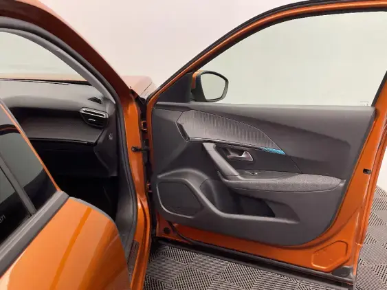 PEUGEOT 2008 II - voiture d'occasion - Photo 20