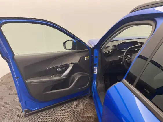 PEUGEOT 2008 II - voiture d'occasion - Photo 19