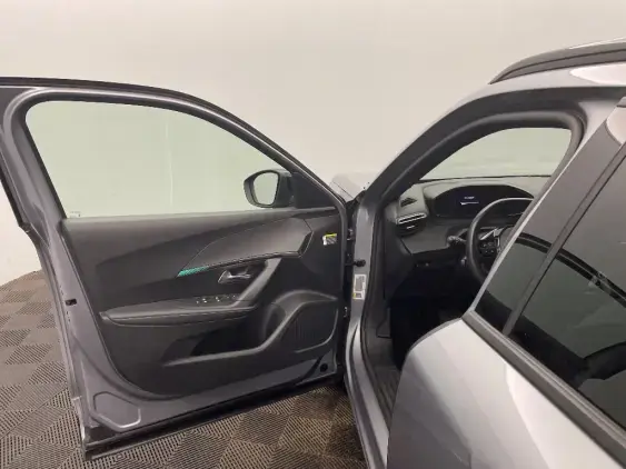 PEUGEOT 2008 II - voiture d'occasion - Photo 19