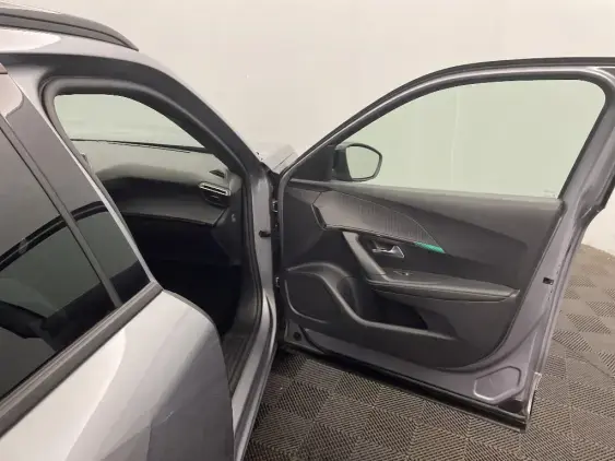 PEUGEOT 2008 II - voiture d'occasion - Photo 20