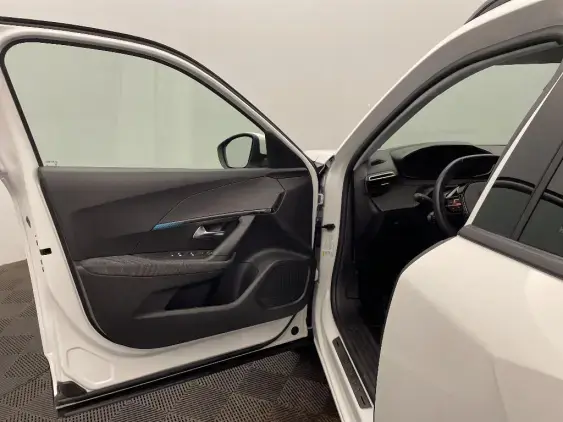 PEUGEOT 2008 II - voiture d'occasion - Photo 19