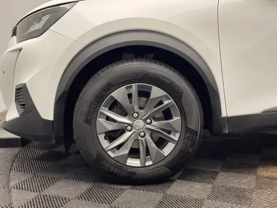 PEUGEOT 2008 II - voiture d'occasion - Photo 23