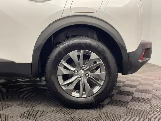 PEUGEOT 2008 II - voiture d'occasion - Photo 24