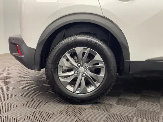 PEUGEOT 2008 II - voiture d'occasion - Photo 25