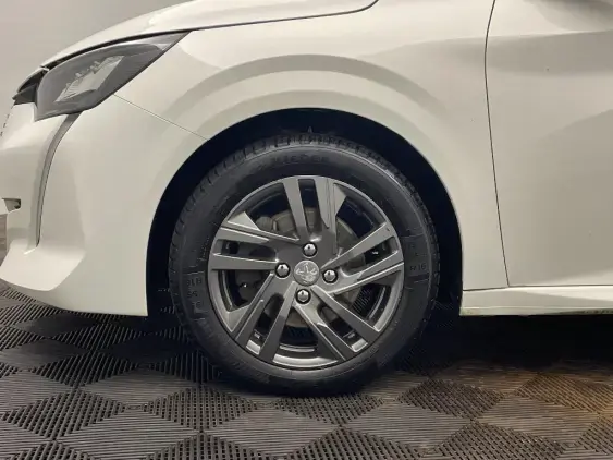 PEUGEOT 208 II - voiture d'occasion - Photo 21