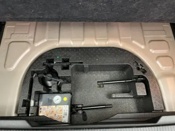 PEUGEOT 2008 ELECTRIQUE II - voiture d'occasion - Photo 17