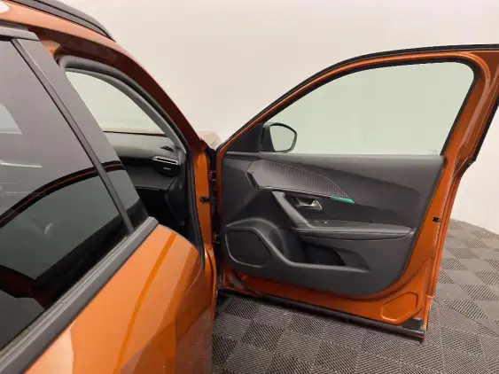 PEUGEOT 2008 ELECTRIQUE II - voiture d'occasion - Photo 20